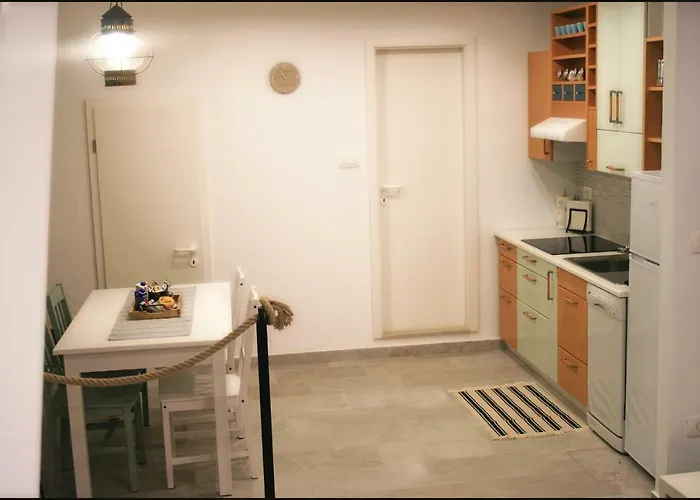 Enjoy Nyaraló Piran